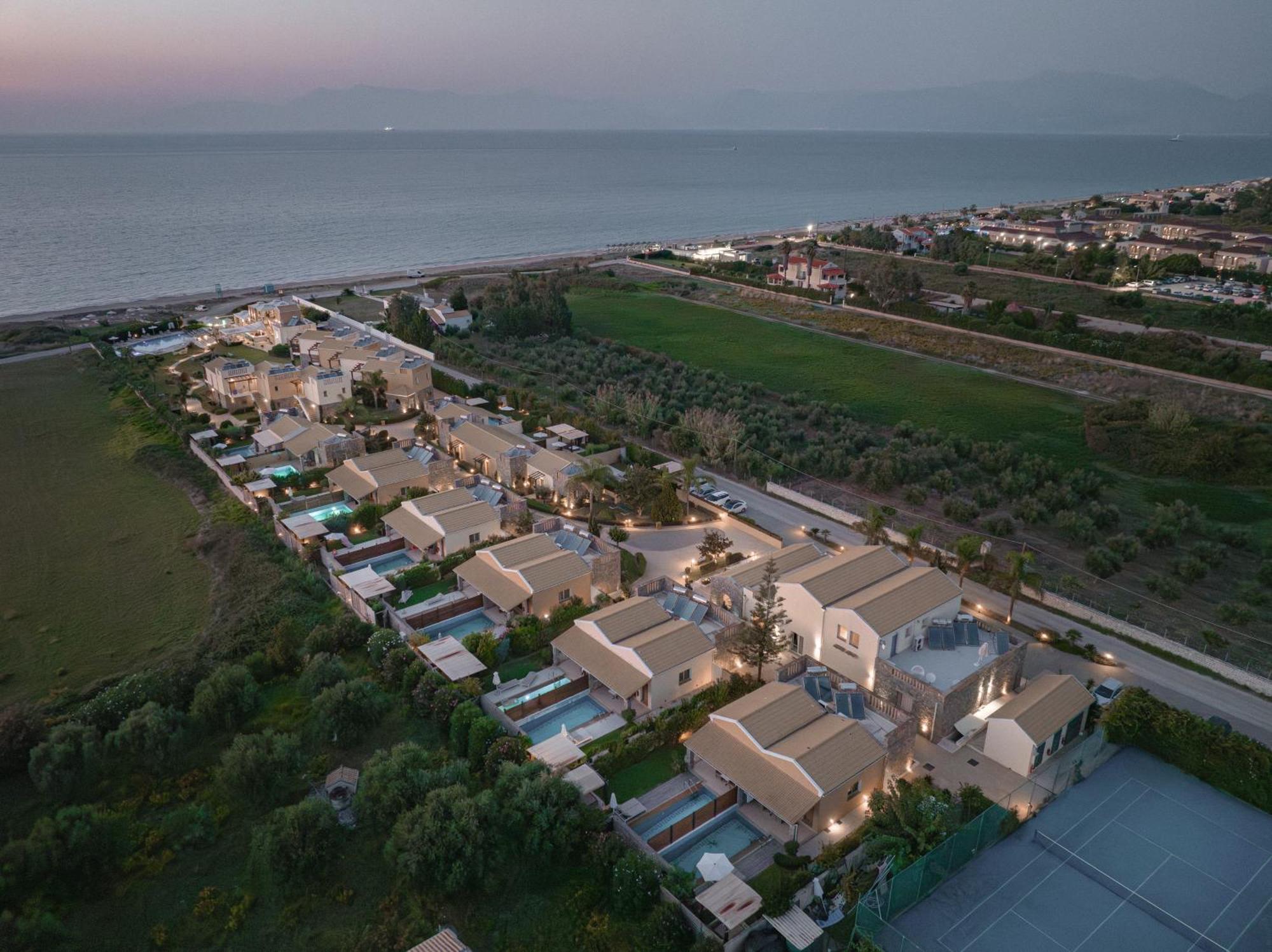 Restia Suites Exclusive Resort -Adults Only Almiros Beach Bagian luar foto