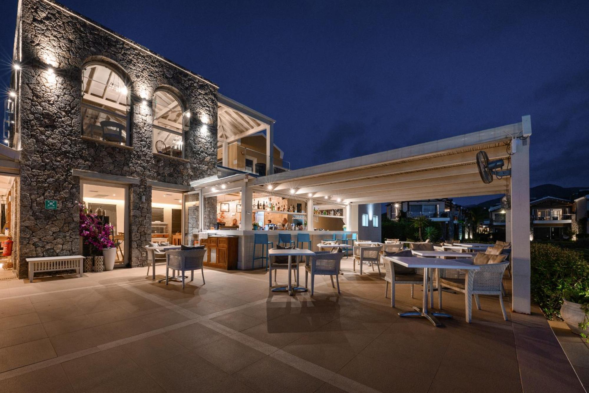 Restia Suites Exclusive Resort -Adults Only Almiros Beach Bagian luar foto